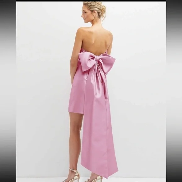 STRAPLESS SATIN COLUMN MINI DRESS WITH OVERSIZED BOW IN POWDER PINK - Picture 2 of 2